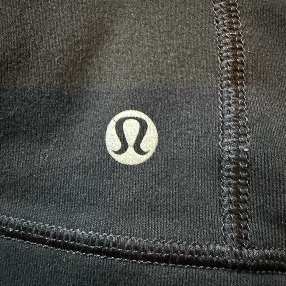 Lululemon Stride Jacket Women's Black Hooded Jacket sz 2 EUC - Picture 3 of 4